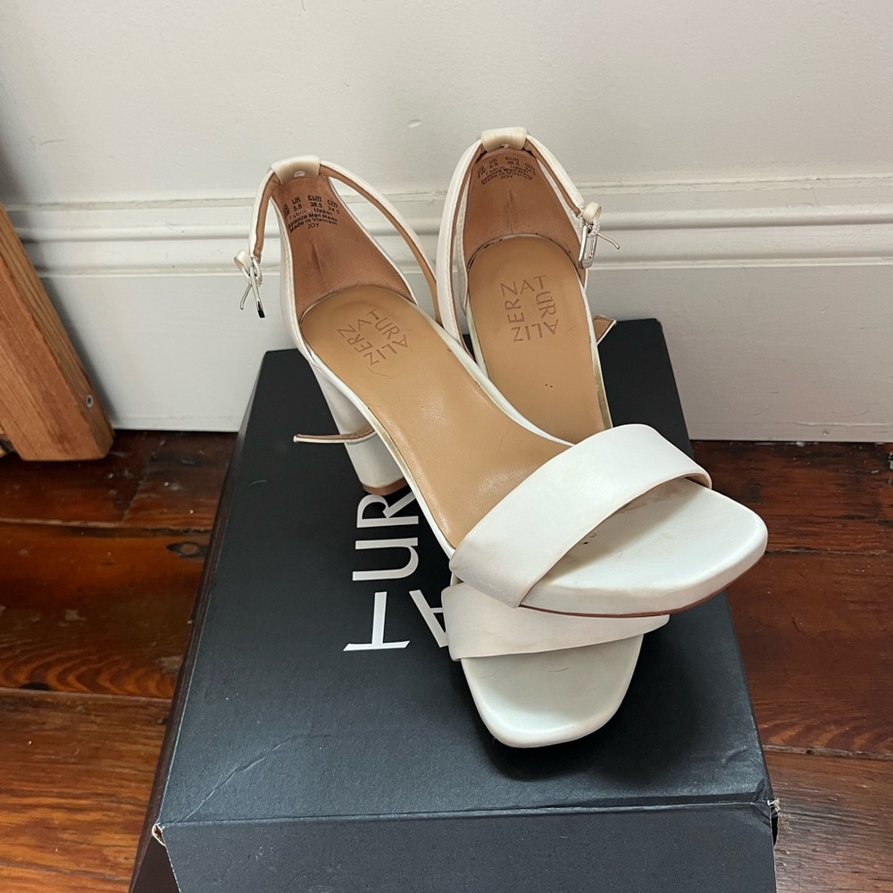 Naturalizer Women's White Joy Sandals